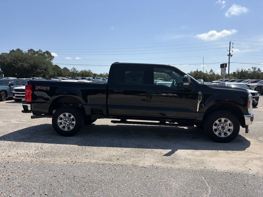 Used 2024 Ford F350 XLT w/ FX4 Off-Road Package AWD/4WD image 7