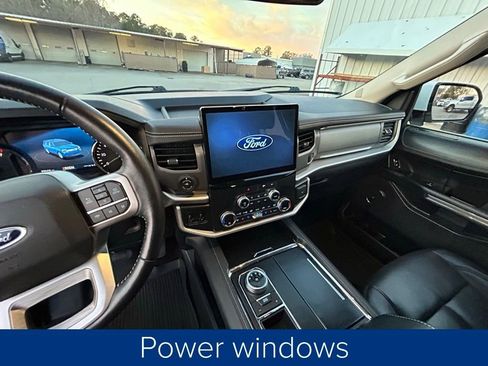 Used 2022 Ford Expedition XLT image 34