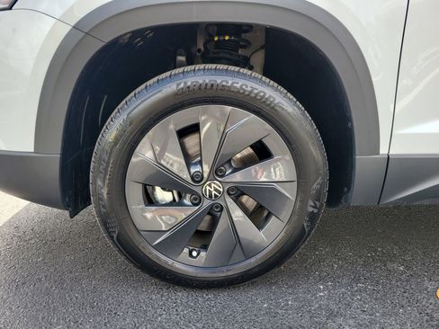 Certified 2025 Volkswagen Taos S image 10