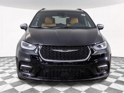 New 2026 Chrysler Pacifica Pinnacle image 13