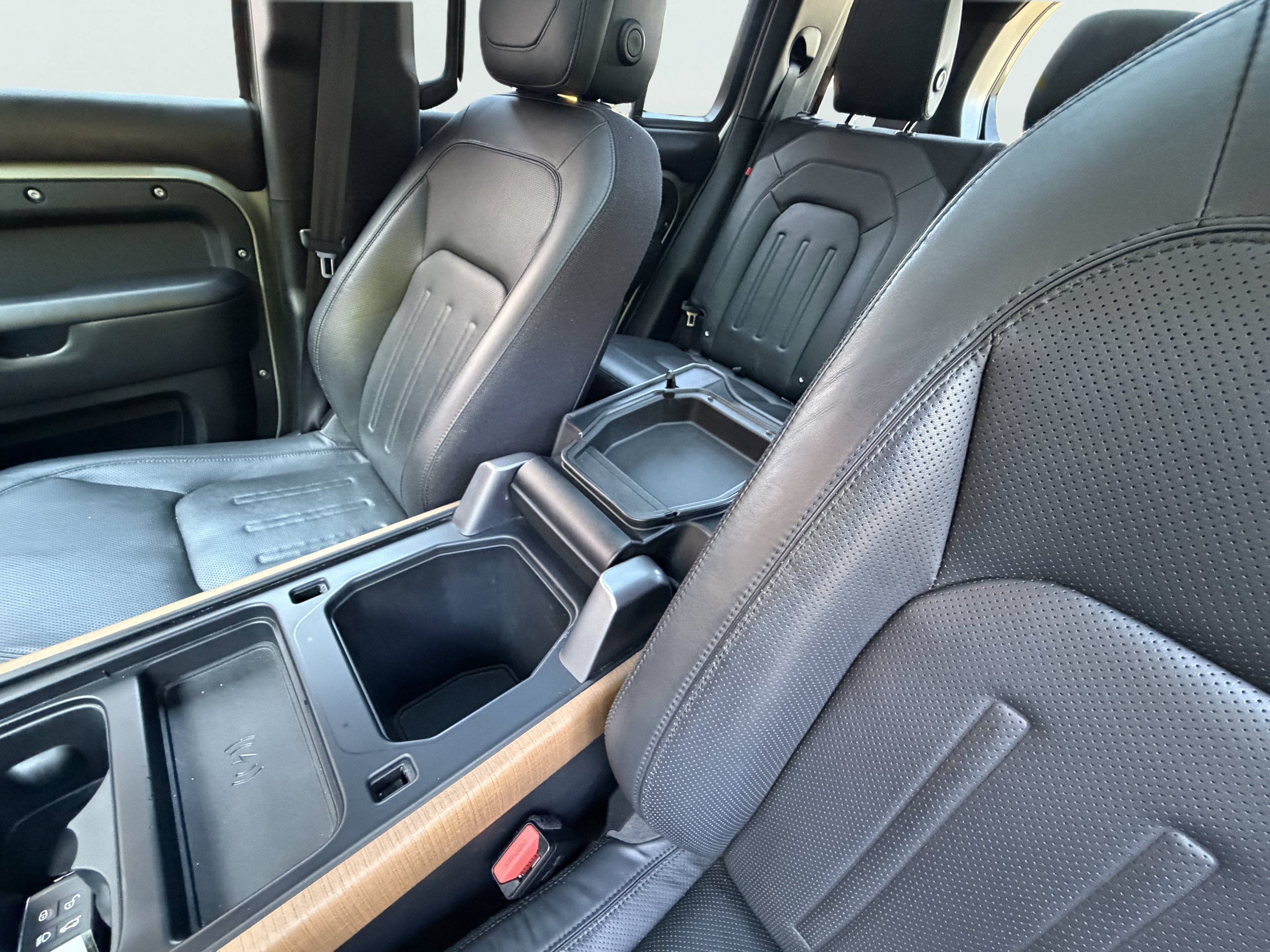 Used 2021 Land Rover Defender 110 X AWD/4WD image 33
