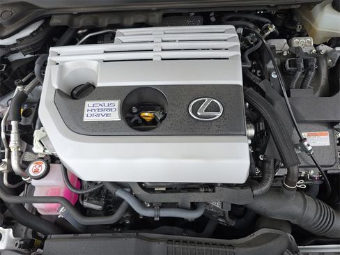 Used 2022 Lexus UX 250h w/ Premium Package image 10