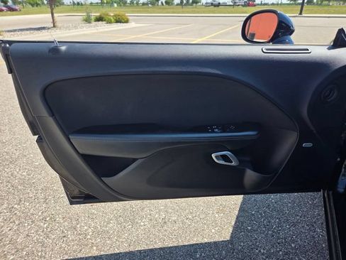 Used 2016 Dodge Challenger R/T RWD image 15