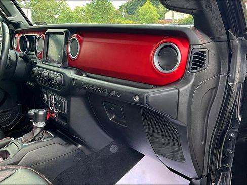 Used 2019 Jeep Wrangler Unlimited Rubicon w/ Dual Top Group image 15