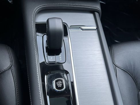 Used 2023 Volvo XC90 B5 Core w/ Protection Package Premier AWD/4WD image 32