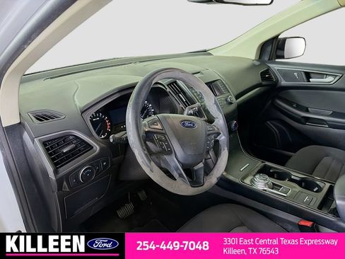 Used 2019 Ford Edge SE FWD image 11
