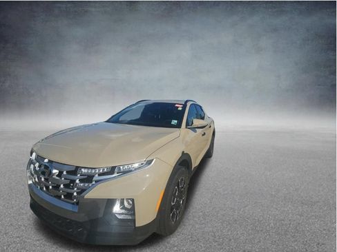 Used 2023 Hyundai Santa Cruz SEL w/ Activity Package FWD image 3