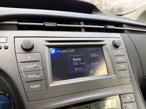 Used 2013 Toyota Prius Two image 19