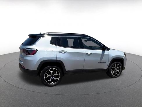 Used 2025 Jeep Compass Limited AWD/4WD image 15