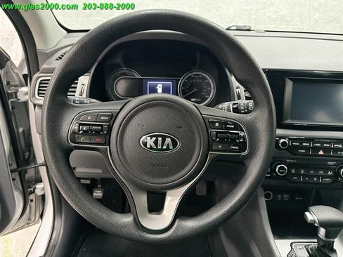 Used 2018 Kia Niro FE FWD image 4