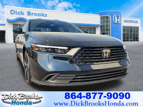 Used 2025 Honda Accord Sport image 1