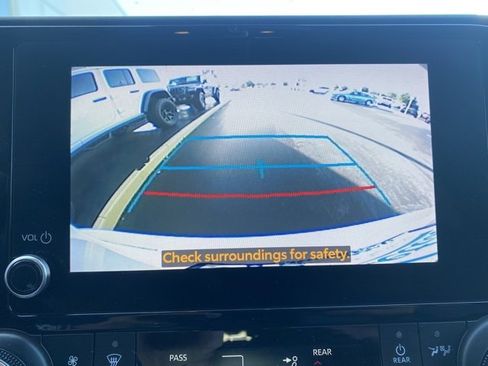 Used 2023 Toyota Highlander XSE image 17