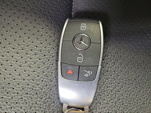 Used 2019 Mercedes-Benz C 300 Sedan image 32