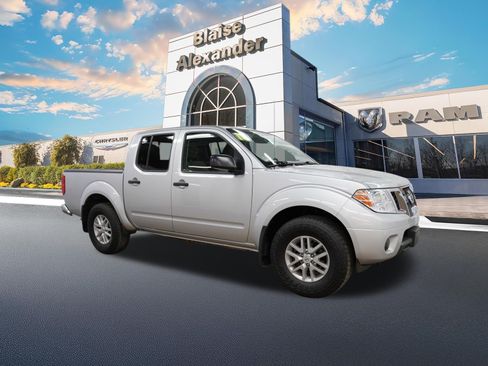 Used 2018 Nissan Frontier SV AWD/4WD image 1