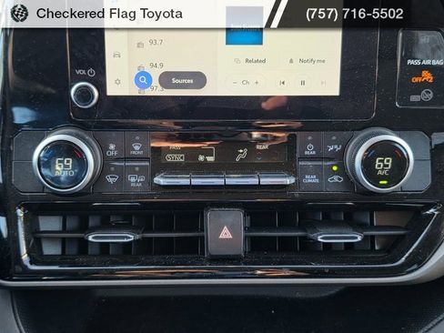 Used 2023 Toyota Highlander LE image 16