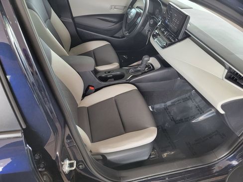 Used 2025 Toyota Corolla LE image 14