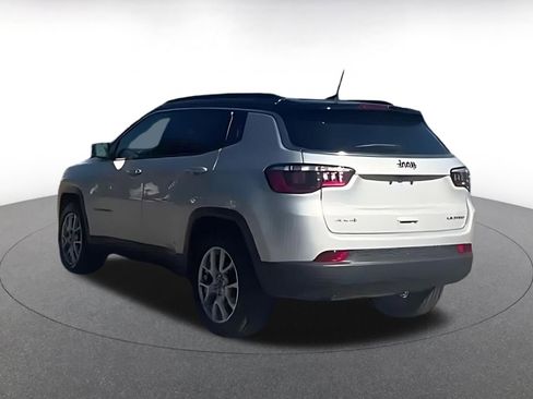 Used 2025 Jeep Compass Limited AWD/4WD image 16