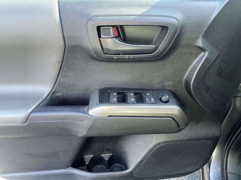 Used 2023 Toyota Tacoma SR5 RWD image 17