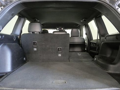 Used 2023 Jeep Grand Cherokee Altitude AWD/4WD image 27