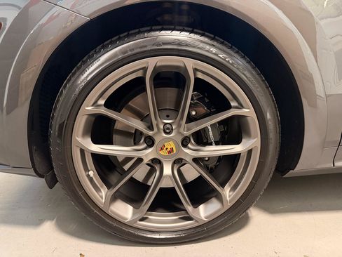 Used 2022 Porsche Cayenne GTS AWD/4WD image 12