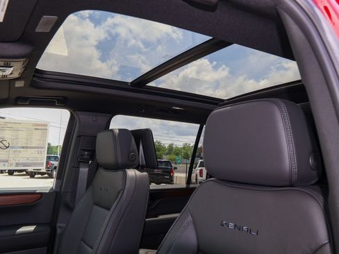 New 2026 GMC Yukon XL Denali w/ Advanced Technology Package AWD/4WD image 8