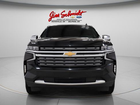 Used 2023 Chevrolet Suburban Premier w/ Advanced Technology Package AWD/4WD image 2