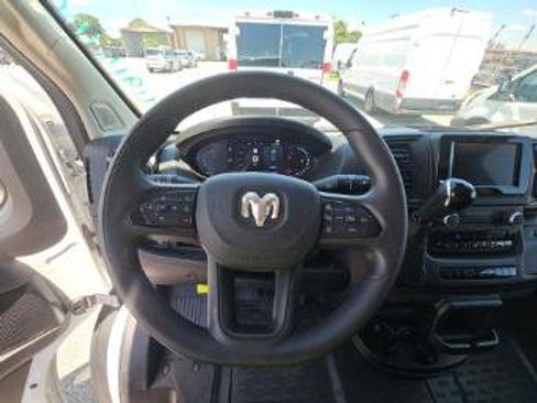 Used 2025 RAM ProMaster 2500 w/ U-Haul Equipment Group FWD image 18