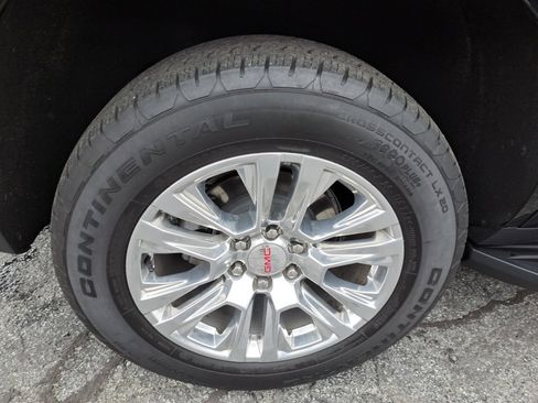 Used 2025 GMC Yukon Denali AWD/4WD image 16