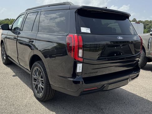 New 2027 Ford Expedition Platinum w/ Stealth Appearance Package RWD image 5