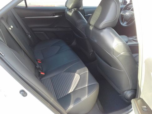 Used 2023 Toyota Camry SE image 11