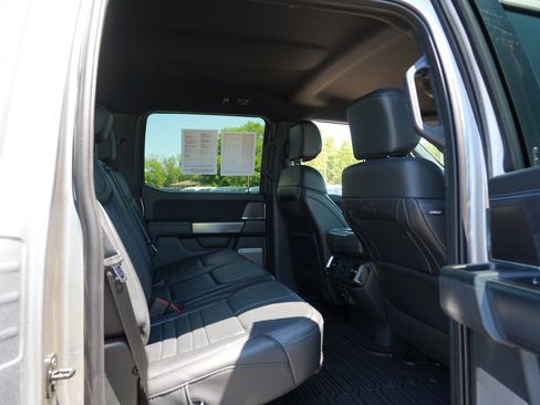 Used 2025 Ford F150 Platinum AWD/4WD image 31