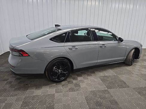 Certified 2025 Honda Accord SE image 3