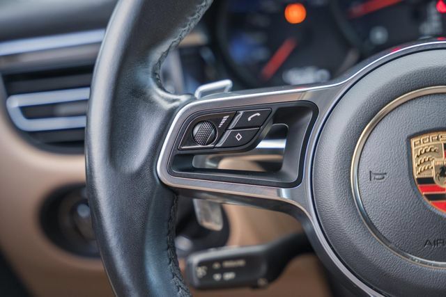Used 2021 Porsche Macan AWD/4WD image 33
