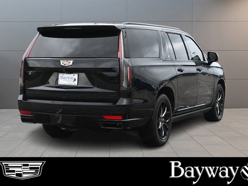 Certified 2023 Cadillac Escalade ESV Sport Platinum image 5