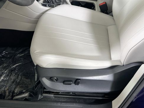 Used 2022 Volkswagen Tiguan SE image 18