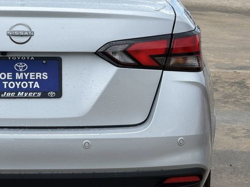 Used 2025 Nissan Versa SV FWD image 9