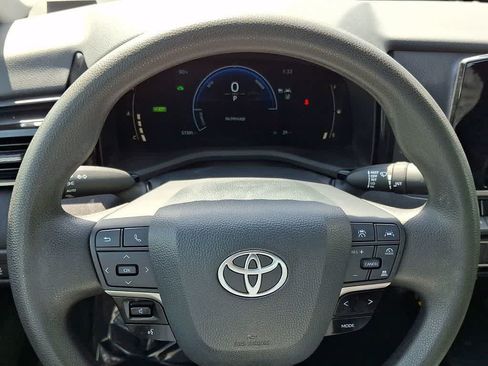 Used 2025 Toyota Camry LE FWD image 18