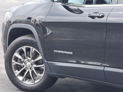 Used 2020 Jeep Cherokee Latitude Plus image 15