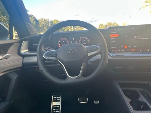 New 2026 Volkswagen Tiguan SE R-Line FWD image 50