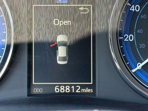 Used 2017 Toyota Corolla SE w/ Body Protection Package FWD image 22