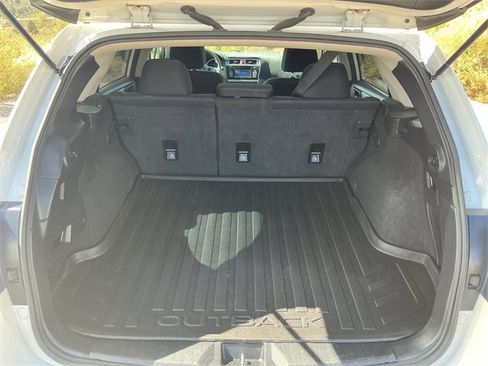 Used 2018 Subaru Outback 2.5i image 16