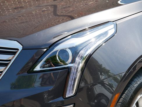Used 2017 Cadillac XT5 Luxury w/ Driver Awareness Package AWD/4WD image 5