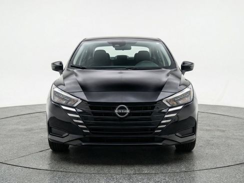 Used 2025 Nissan Versa SV FWD image 2