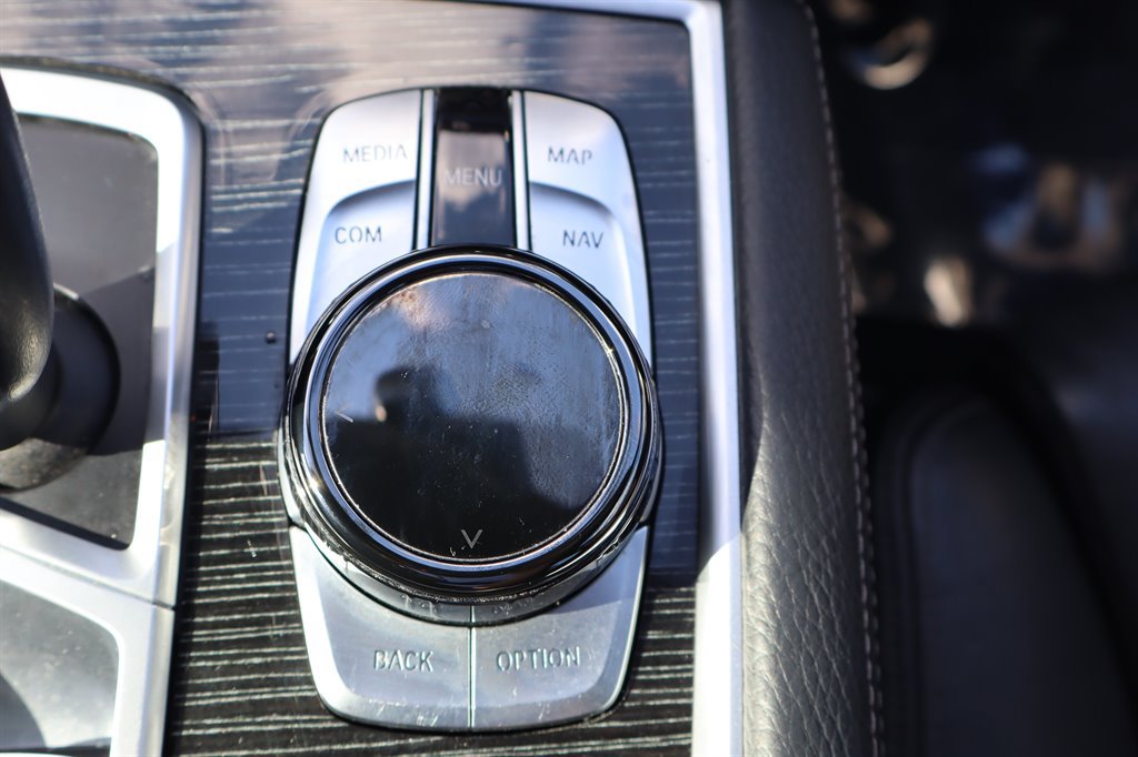 Used 2019 BMW 740i w/ Executive Package RWD image 26
