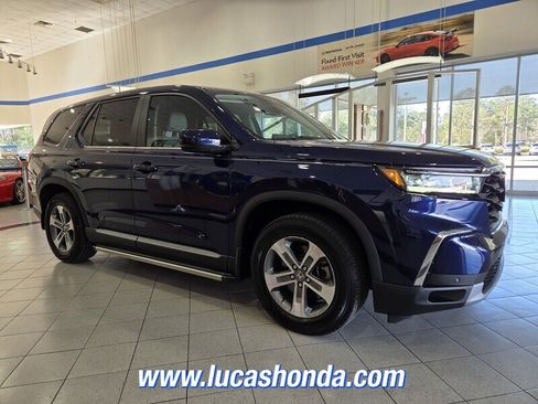 Used 2023 Honda Pilot EX-L image 3