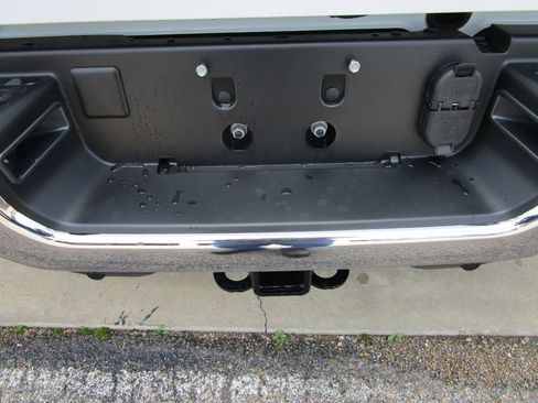 New 2025 RAM 2500 Tradesman w/ Chrome Appearance Group image 18