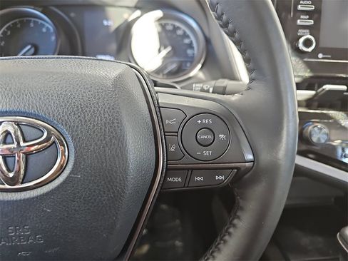 Used 2021 Toyota Camry SE image 17