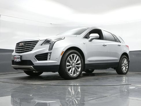Used 2017 Cadillac XT5 Platinum w/ Driver Assist Package AWD/4WD image 44