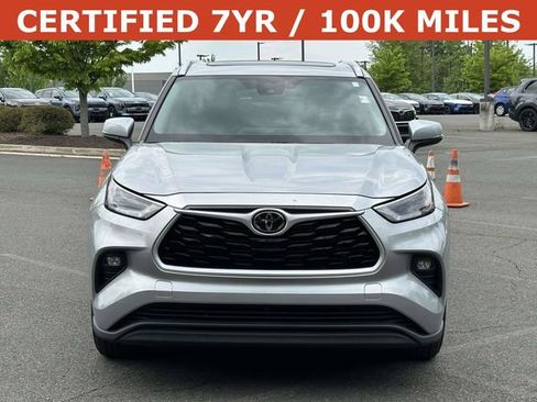 Used 2023 Toyota Highlander XLE FWD image 6