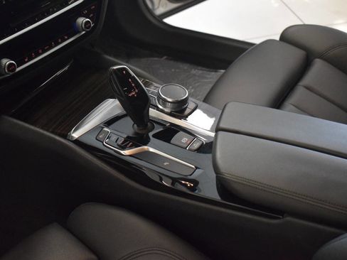 Used 2018 BMW 530i xDrive AWD/4WD image 49